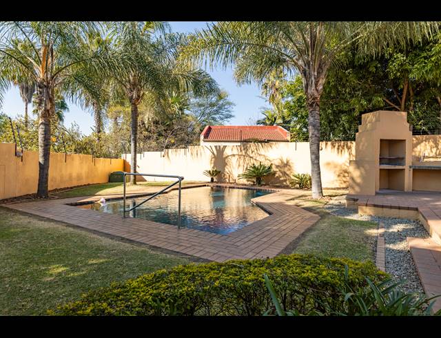2 BEDROOM TOWNHOUSE FOR SALE IN LONEHILL